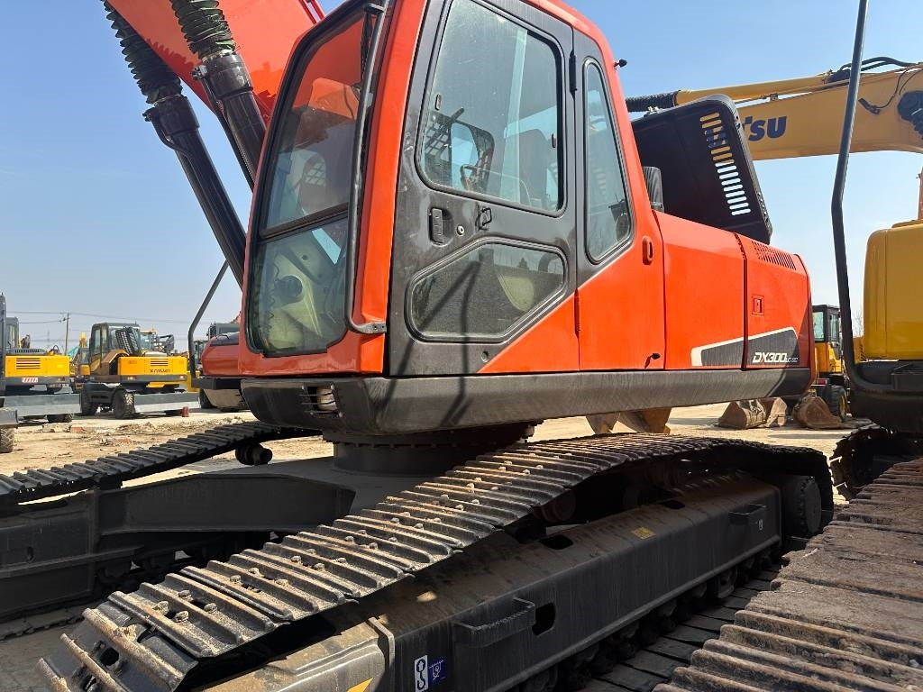 Doosan DX 300 - حفار زاحف: صورة 3 Doosan DX 300 - حفار زاحف: صورة 3