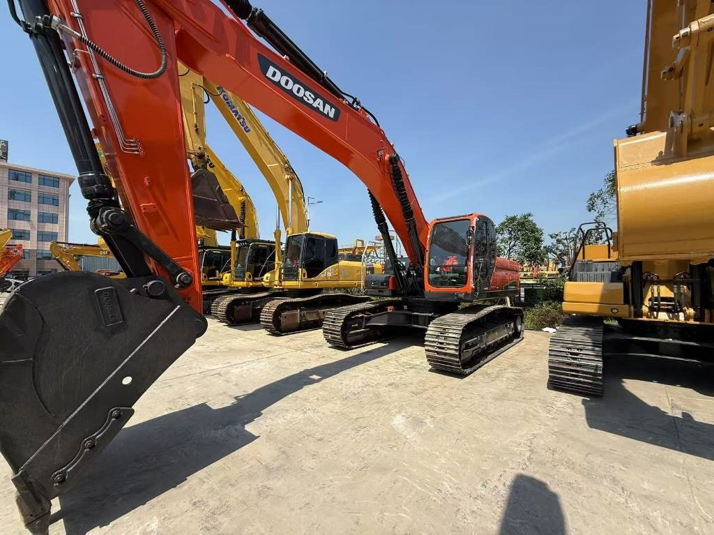 Doosan DX 340 - حفار زاحف: صورة 3 Doosan DX 340 - حفار زاحف: صورة 3