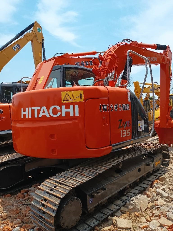 Hitachi ZX 135 U-5 - حفار زاحف: صورة 2 Hitachi ZX 135 U-5 - حفار زاحف: صورة 2