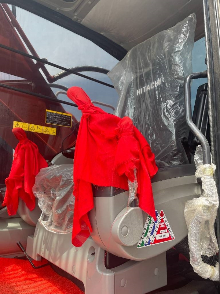 Hitachi ZX 200 - حفار زاحف: صورة 5 Hitachi ZX 200 - حفار زاحف: صورة 5