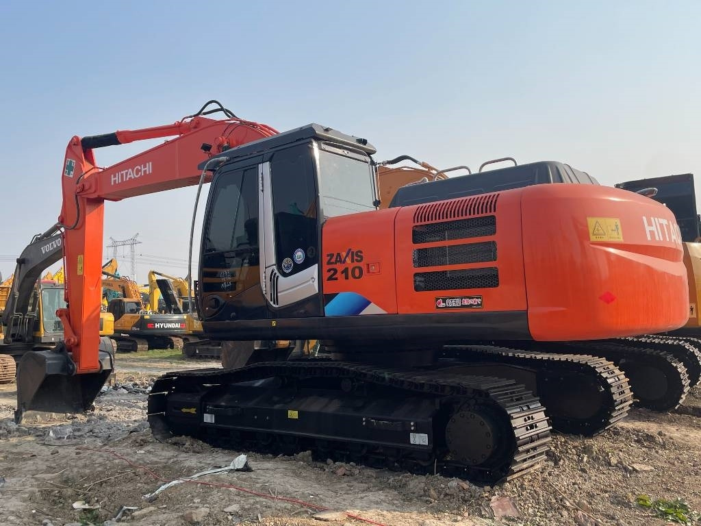 Hitachi ZX 210 - حفار زاحف: صورة 1 Hitachi ZX 210 - حفار زاحف: صورة 1