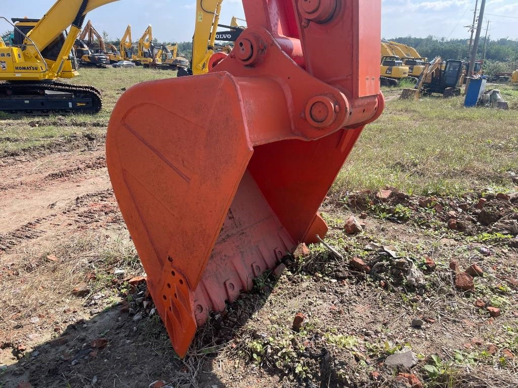 Hitachi ZX 240 - حفار زاحف: صورة 5 Hitachi ZX 240 - حفار زاحف: صورة 5