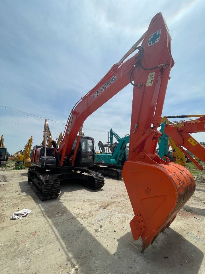 Hitachi ZX 240 - حفار زاحف: صورة 5 Hitachi ZX 240 - حفار زاحف: صورة 5