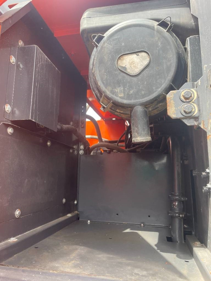 Hitachi ZX 240 - حفار زاحف: صورة 2 Hitachi ZX 240 - حفار زاحف: صورة 2