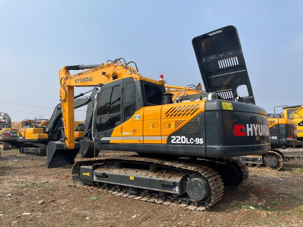 Hyundai 220-9S - حفار زاحف: صورة 1 Hyundai 220-9S - حفار زاحف: صورة 1