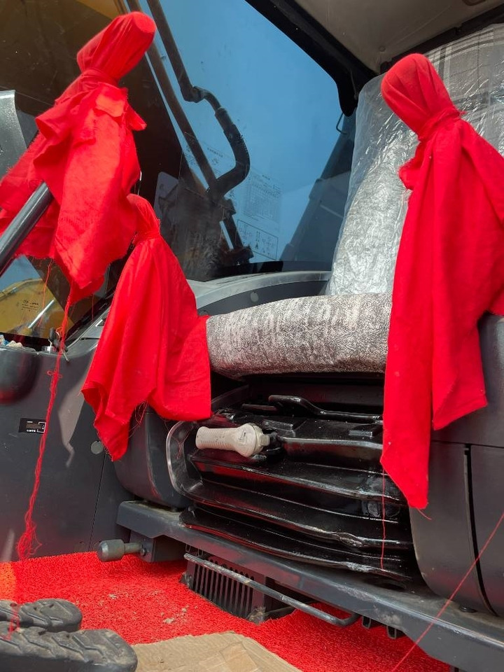 Hyundai 220 - حفار زاحف: صورة 5 Hyundai 220 - حفار زاحف: صورة 5