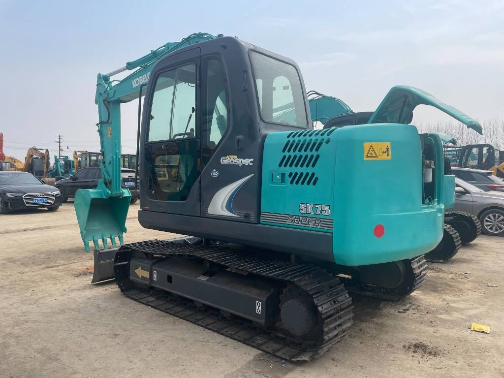 Kobelco SK 75 - حفار صغير: صورة 1 Kobelco SK 75 - حفار صغير: صورة 1