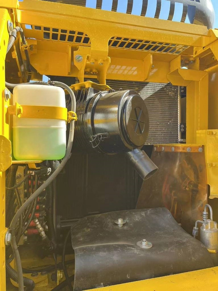 Komatsu PC 130 - حفار زاحف: صورة 2 Komatsu PC 130 - حفار زاحف: صورة 2