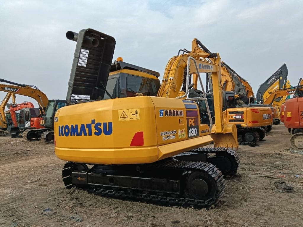 Komatsu PC 130 - حفار زاحف: صورة 2 Komatsu PC 130 - حفار زاحف: صورة 2