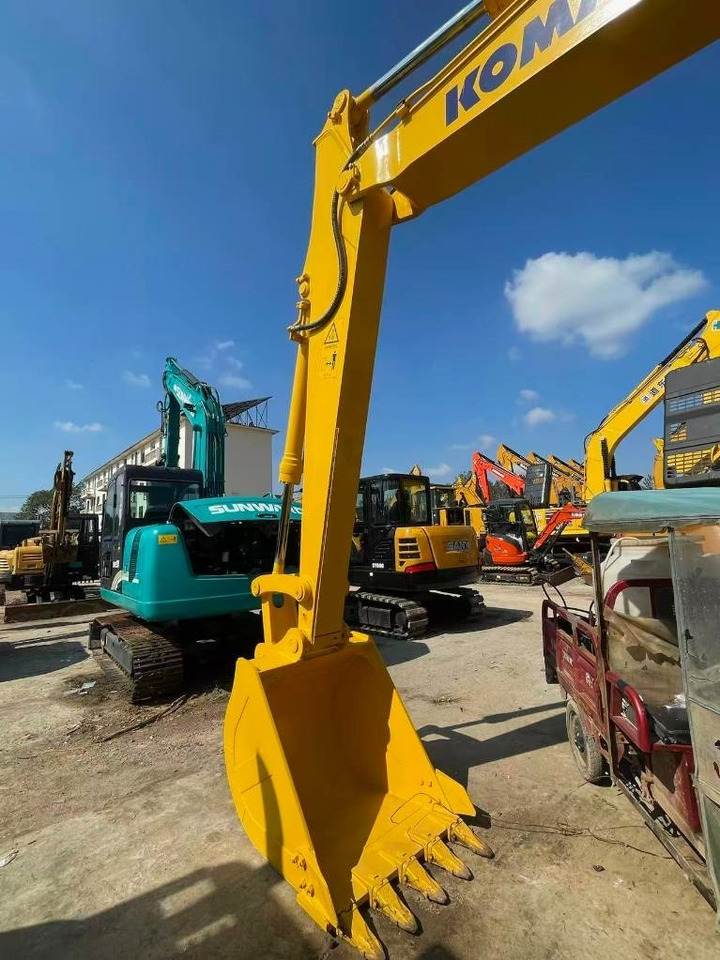 Komatsu PC 130 - حفار زاحف: صورة 3 Komatsu PC 130 - حفار زاحف: صورة 3