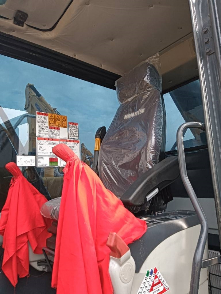 Komatsu PC 130 - حفار زاحف: صورة 4 Komatsu PC 130 - حفار زاحف: صورة 4