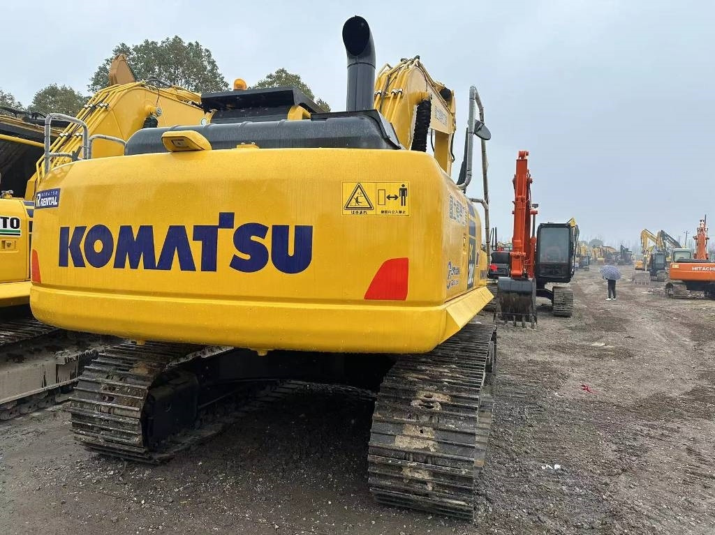 Komatsu PC 200 - حفار زاحف: صورة 5 Komatsu PC 200 - حفار زاحف: صورة 5