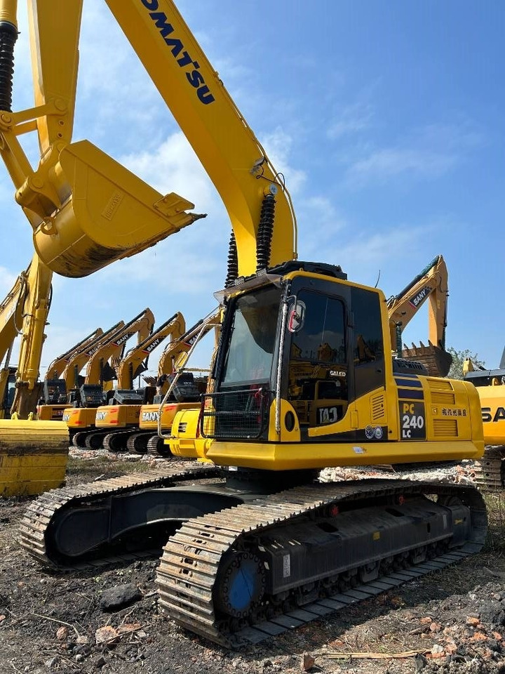Komatsu PC 240 LC - حفار زاحف: صورة 5 Komatsu PC 240 LC - حفار زاحف: صورة 5