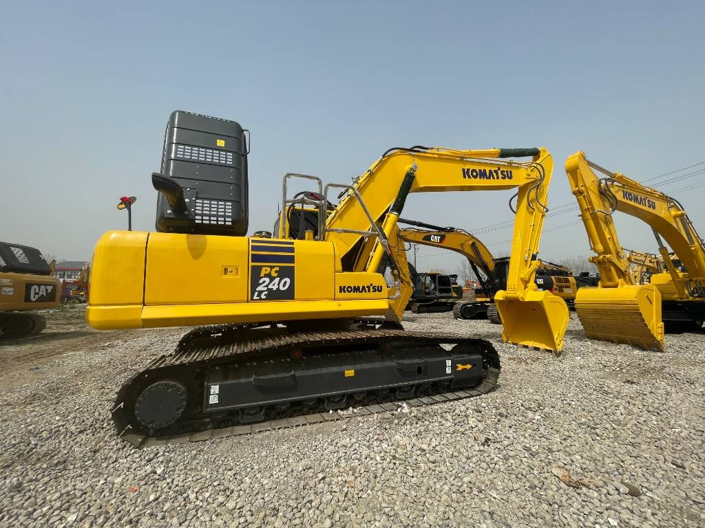 Komatsu PC 240 LC - حفار زاحف: صورة 1 Komatsu PC 240 LC - حفار زاحف: صورة 1