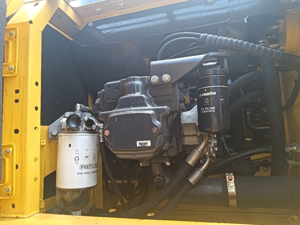 Komatsu PC 240 - حفار زاحف: صورة 2 Komatsu PC 240 - حفار زاحف: صورة 2