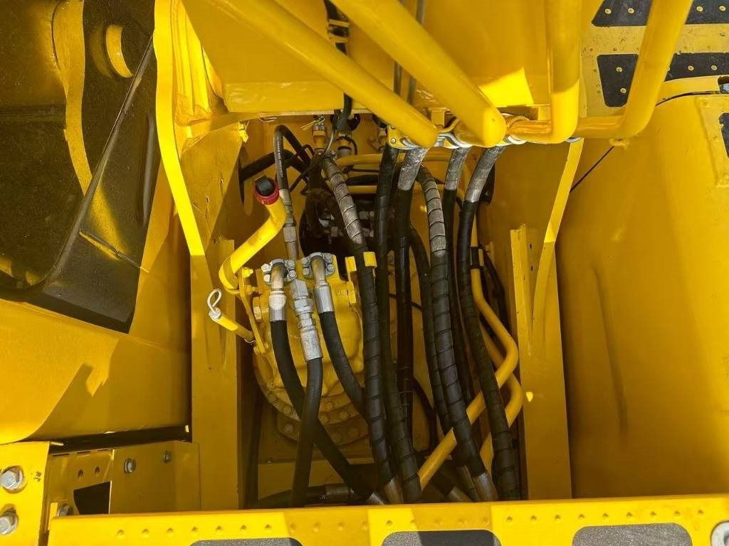 Komatsu PC 240 - حفار زاحف: صورة 3 Komatsu PC 240 - حفار زاحف: صورة 3