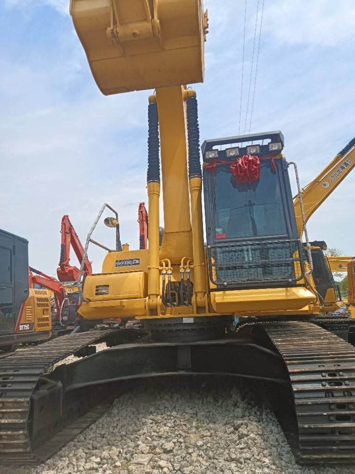 Komatsu PC 240 - حفار زاحف: صورة 1 Komatsu PC 240 - حفار زاحف: صورة 1