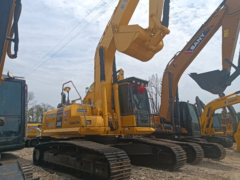 Komatsu PC 240 - حفار زاحف: صورة 3 Komatsu PC 240 - حفار زاحف: صورة 3