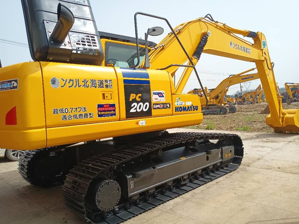 Komatsu PC200-8 - حفار زاحف: صورة 1 Komatsu PC200-8 - حفار زاحف: صورة 1