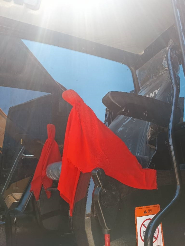 Sany 235  - حفار زاحف: صورة 5 Sany 235  - حفار زاحف: صورة 5