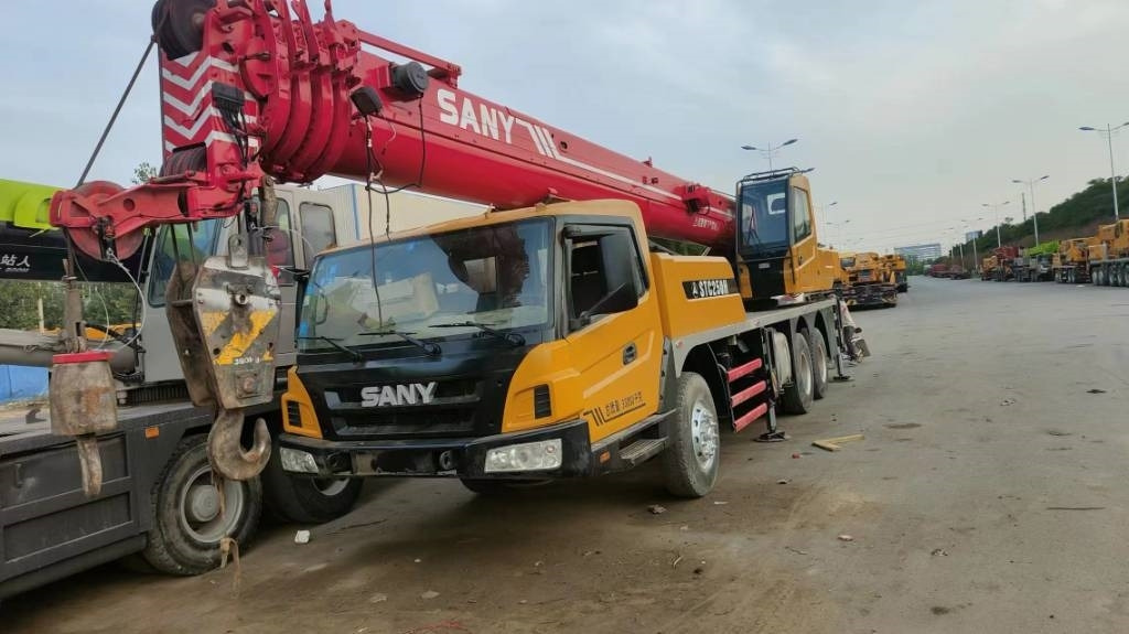 Sany STC 250 H - رافعة لجميع التضاريس: صورة 1 Sany STC 250 H - رافعة لجميع التضاريس: صورة 1
