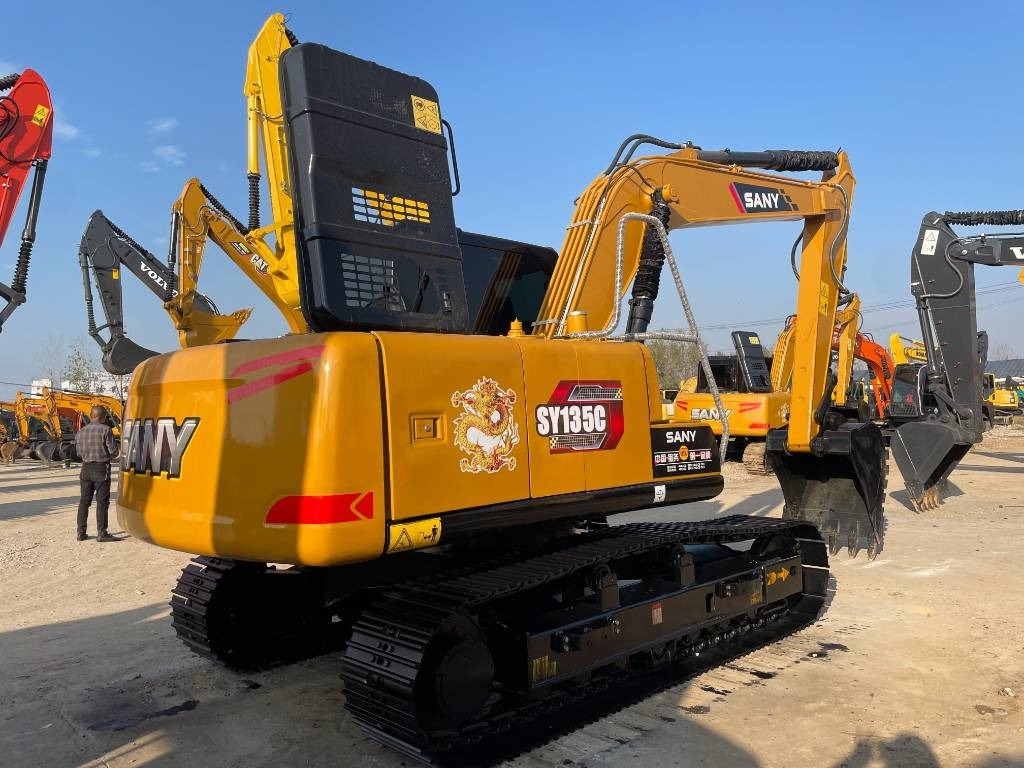 Sany SY 135 C - حفار زاحف: صورة 4 Sany SY 135 C - حفار زاحف: صورة 4