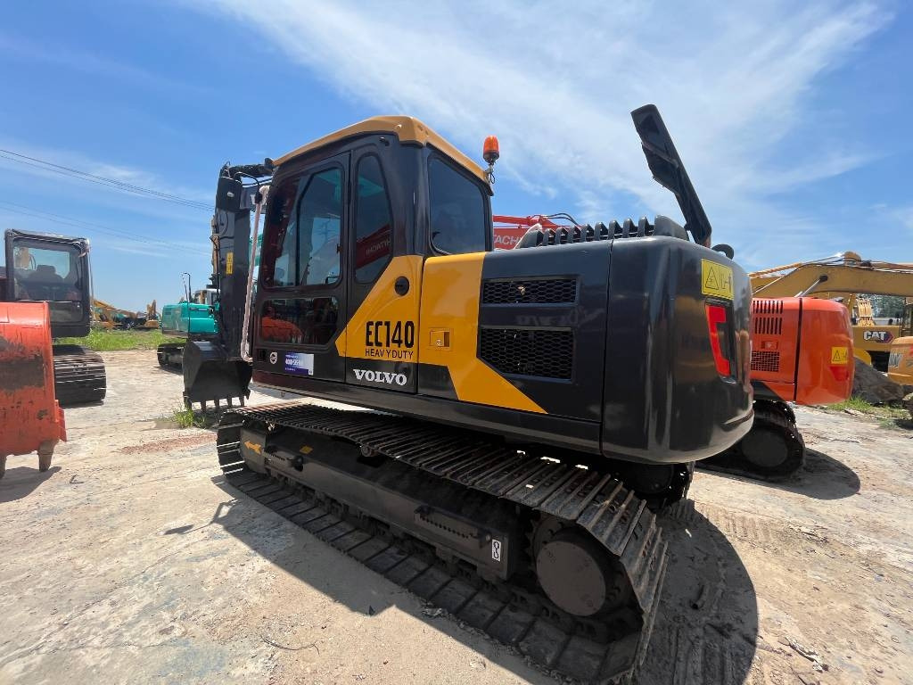 Volvo EC 140 - حفار زاحف: صورة 1 Volvo EC 140 - حفار زاحف: صورة 1