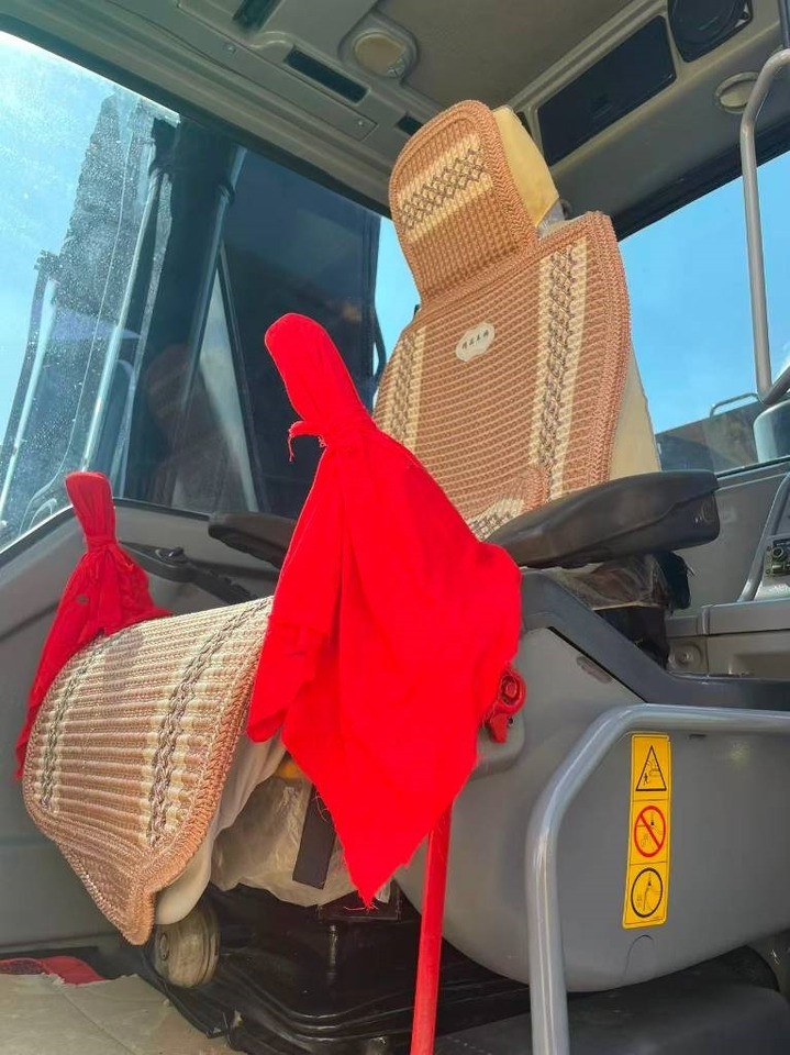 Volvo EC 240 - حفار زاحف: صورة 3 Volvo EC 240 - حفار زاحف: صورة 3