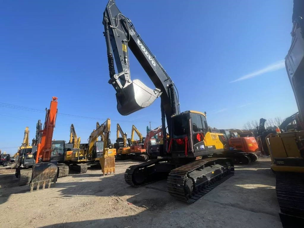 Volvo EC 300 - حفار زاحف: صورة 2 Volvo EC 300 - حفار زاحف: صورة 2