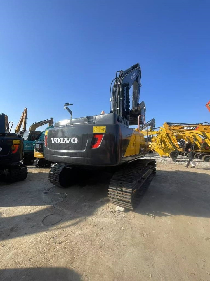Volvo EC 300 - حفار زاحف: صورة 1 Volvo EC 300 - حفار زاحف: صورة 1