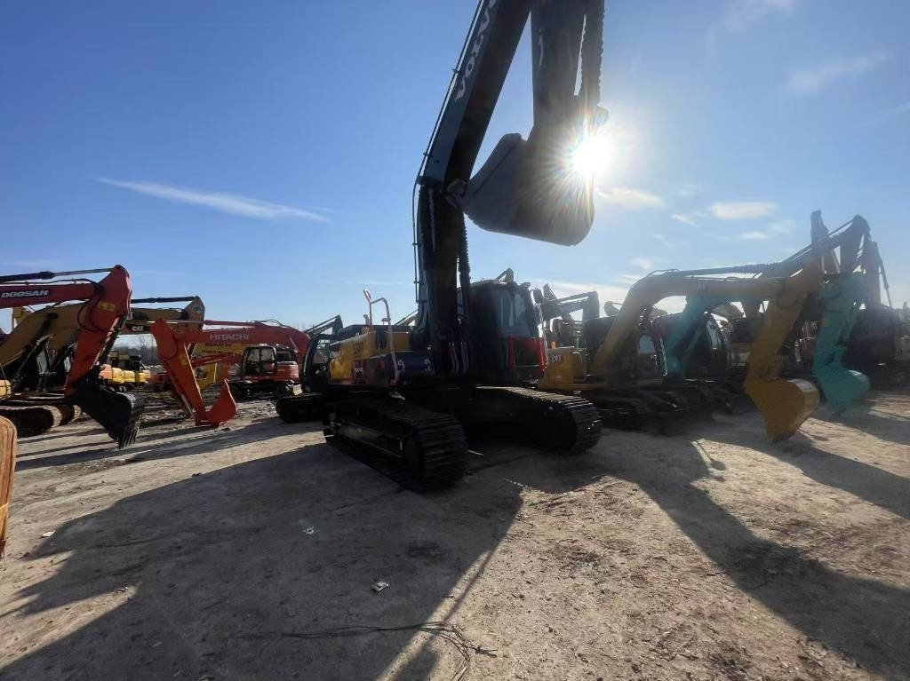 Volvo EC 300 - حفار زاحف: صورة 4 Volvo EC 300 - حفار زاحف: صورة 4