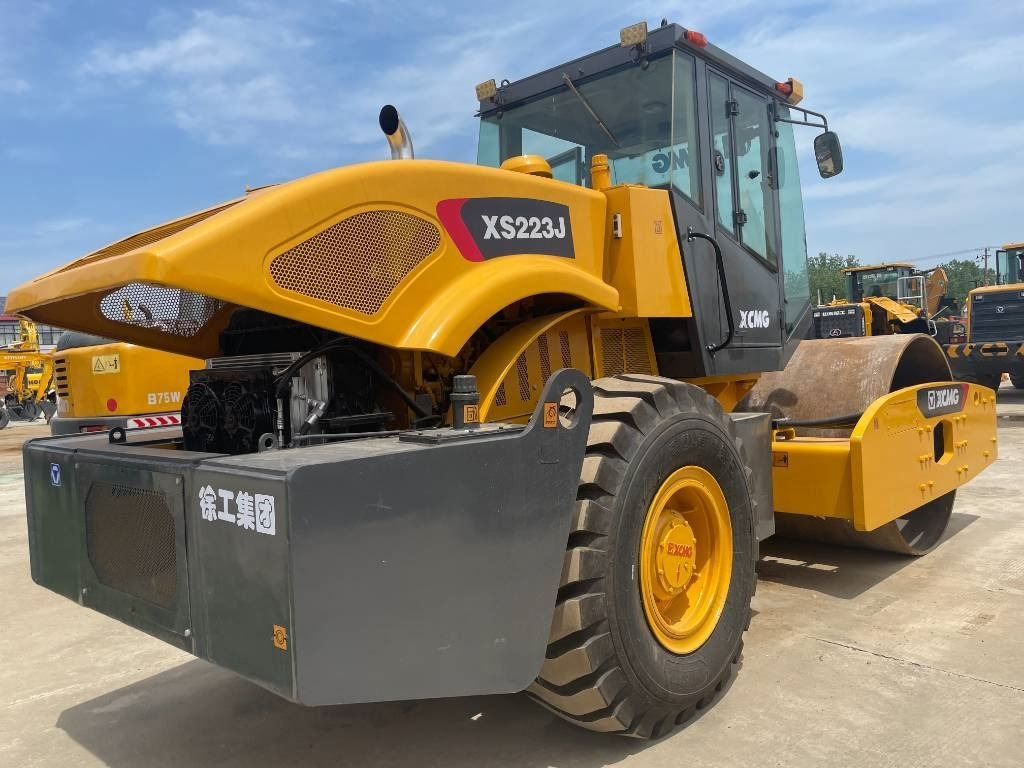 XCMG XS 223 J - ضاغطة التربة: صورة 3 XCMG XS 223 J - ضاغطة التربة: صورة 3