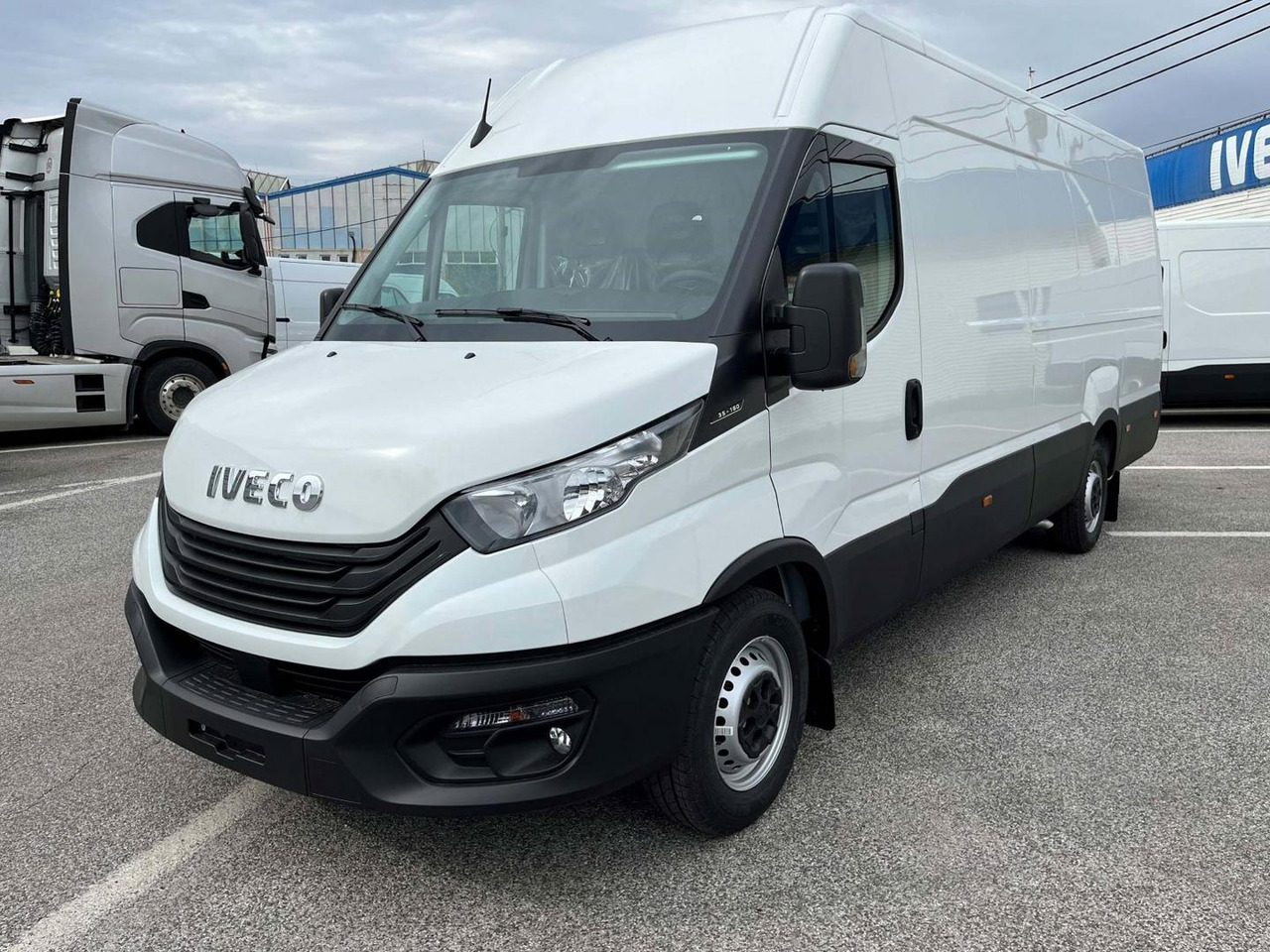 Iveco DAILY VAN, 3.0 D 176k, 35S18H V Evolution H2 - فان: صورة 1 Iveco DAILY VAN, 3.0 D 176k, 35S18H V Evolution H2 - فان: صورة 1