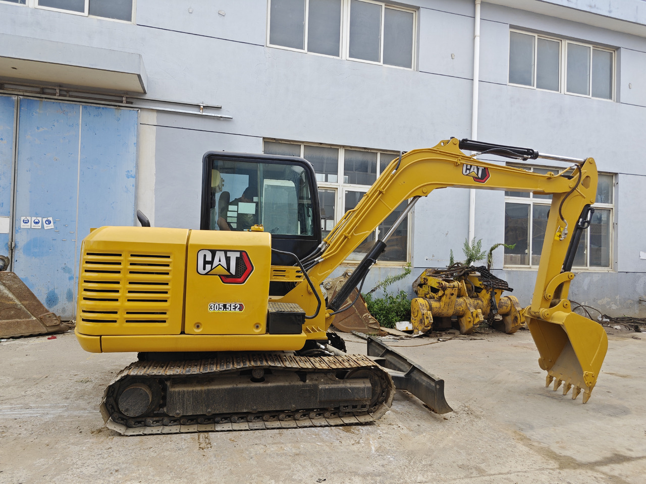 CATERPILLAR 305.5E - حفار صغير: صورة 1 CATERPILLAR 305.5E - حفار صغير: صورة 1