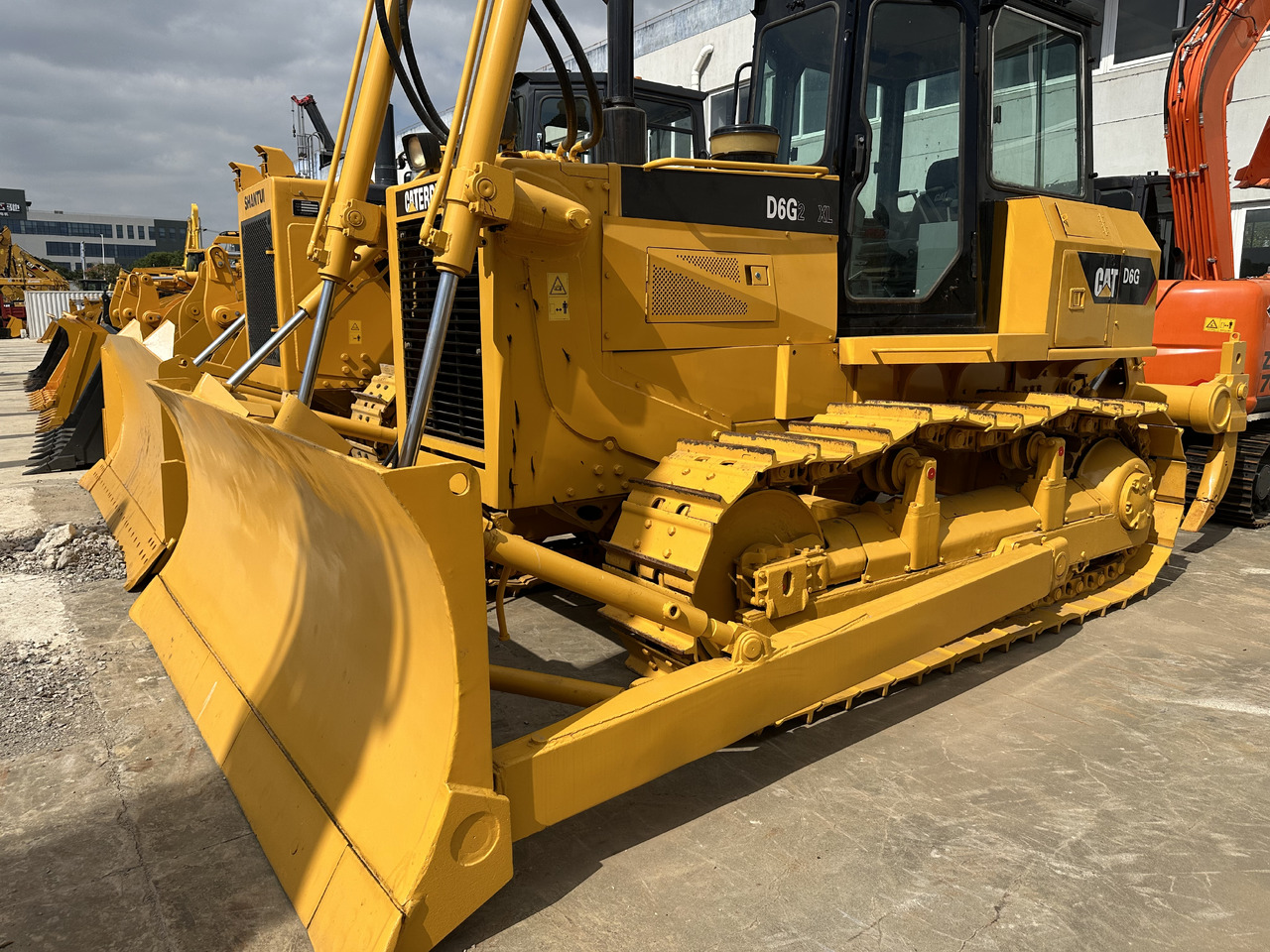 CATERPILLAR D6G CAT dozer - بلدوزر: صورة 1 CATERPILLAR D6G CAT dozer - بلدوزر: صورة 1