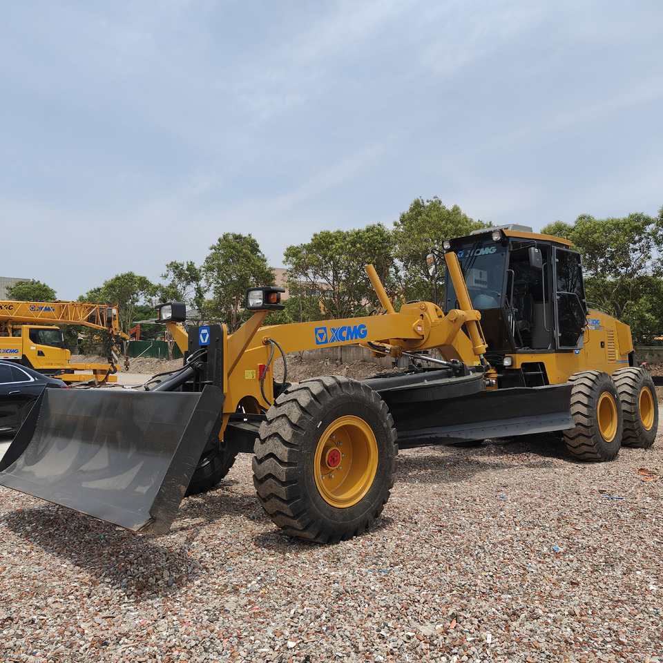XCMG GR215 GR2153 Motor Grader with Blade - ماكينة تسوية: صورة 2 XCMG GR215 GR2153 Motor Grader with Blade - ماكينة تسوية: صورة 2