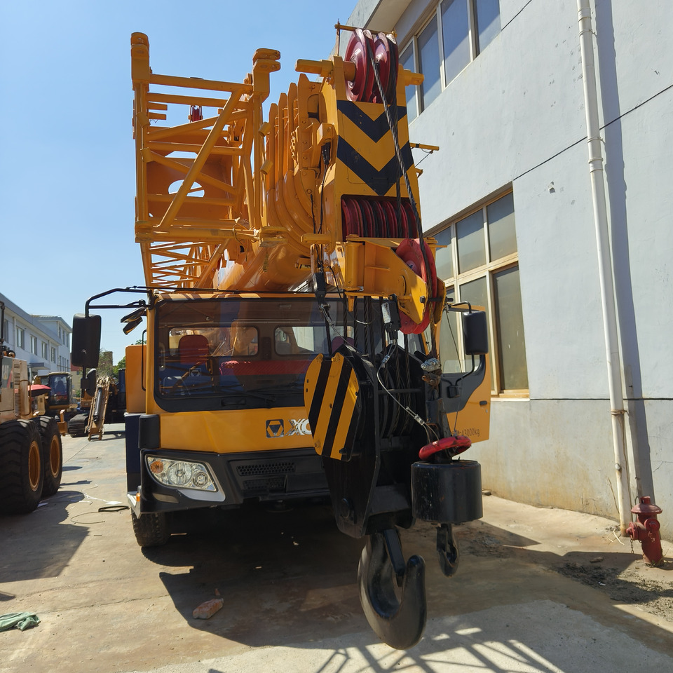 XCMG QY70K - موبايل كرين: صورة 2 XCMG QY70K - موبايل كرين: صورة 2