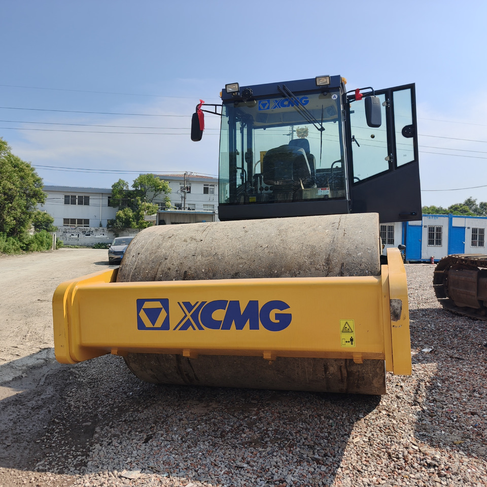 XCMG XS143J - ضاغطة التربة: صورة 4 XCMG XS143J - ضاغطة التربة: صورة 4