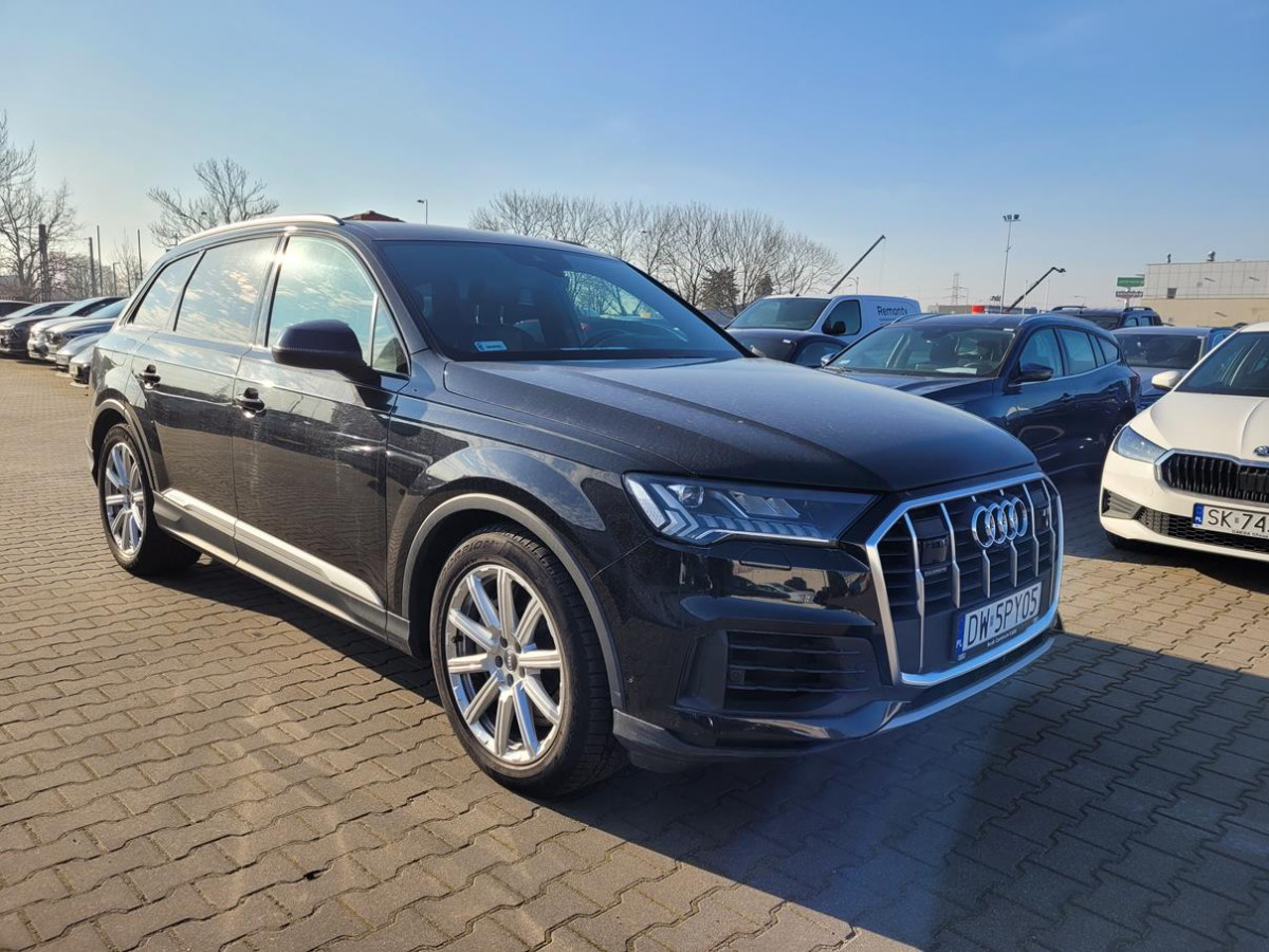 AUDI Q7 SUV - سيارة دفع رباعي: صورة 1 AUDI Q7 SUV - سيارة دفع رباعي: صورة 1