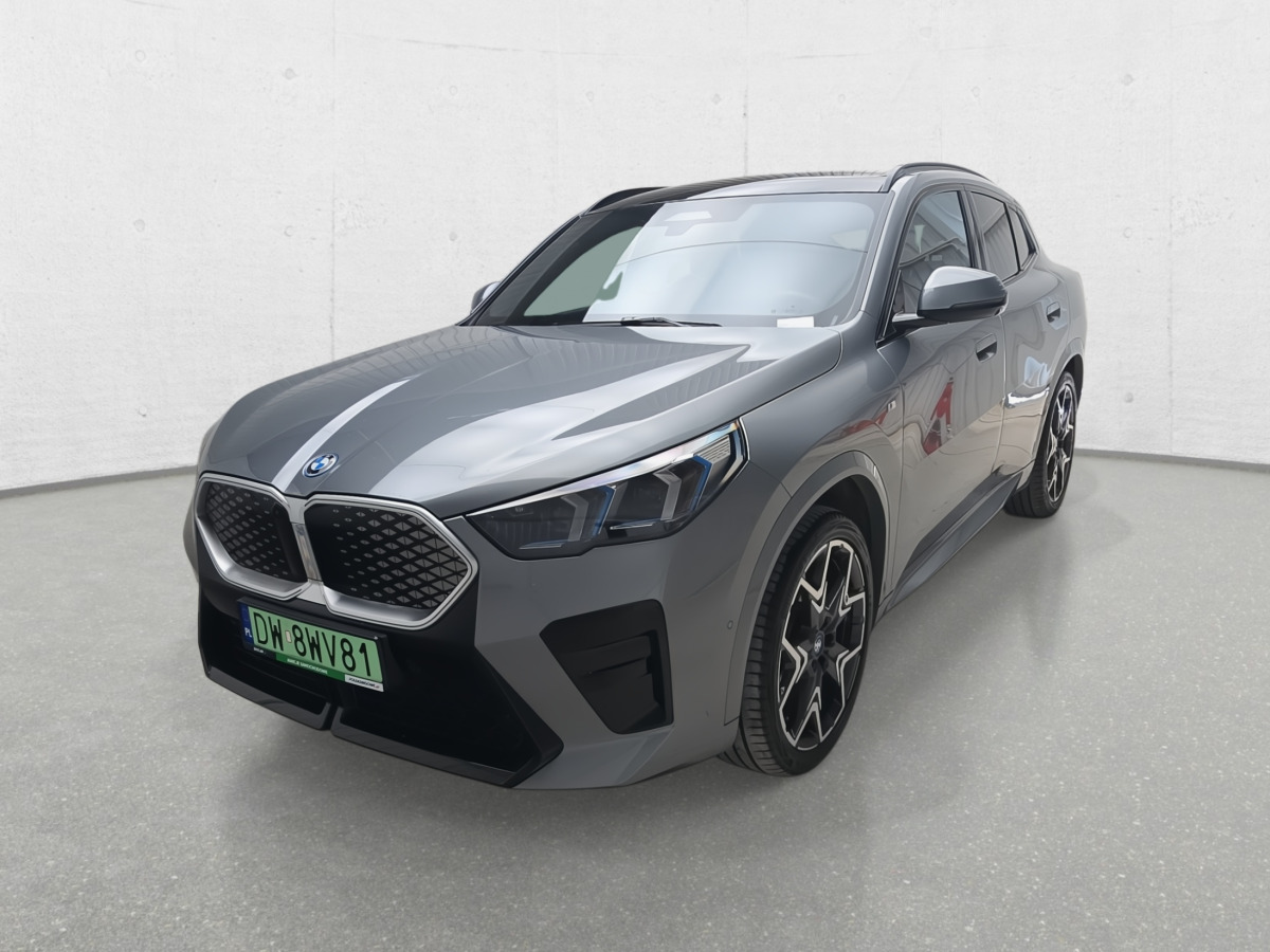 BMW IX2 XDRIVE30 SUV - سيارة دفع رباعي: صورة 4 BMW IX2 XDRIVE30 SUV - سيارة دفع رباعي: صورة 4