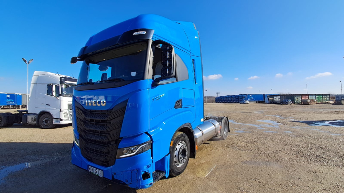 IVECO CIĄGNIK SIODŁOWY - مقطورة السحب: صورة 2 IVECO CIĄGNIK SIODŁOWY - مقطورة السحب: صورة 2