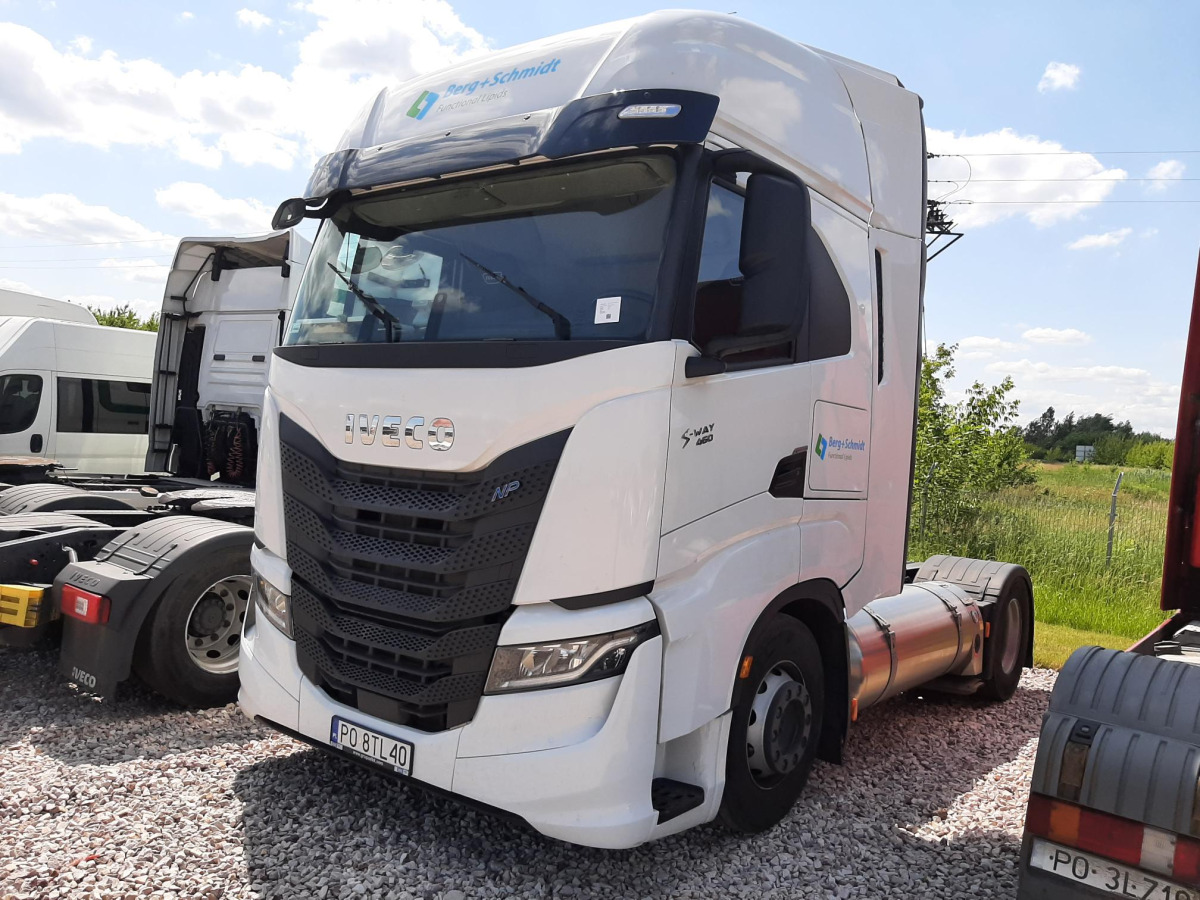 IVECO S-WAY CIĄGNIK SIODŁOWY - مقطورة السحب: صورة 2 IVECO S-WAY CIĄGNIK SIODŁOWY - مقطورة السحب: صورة 2