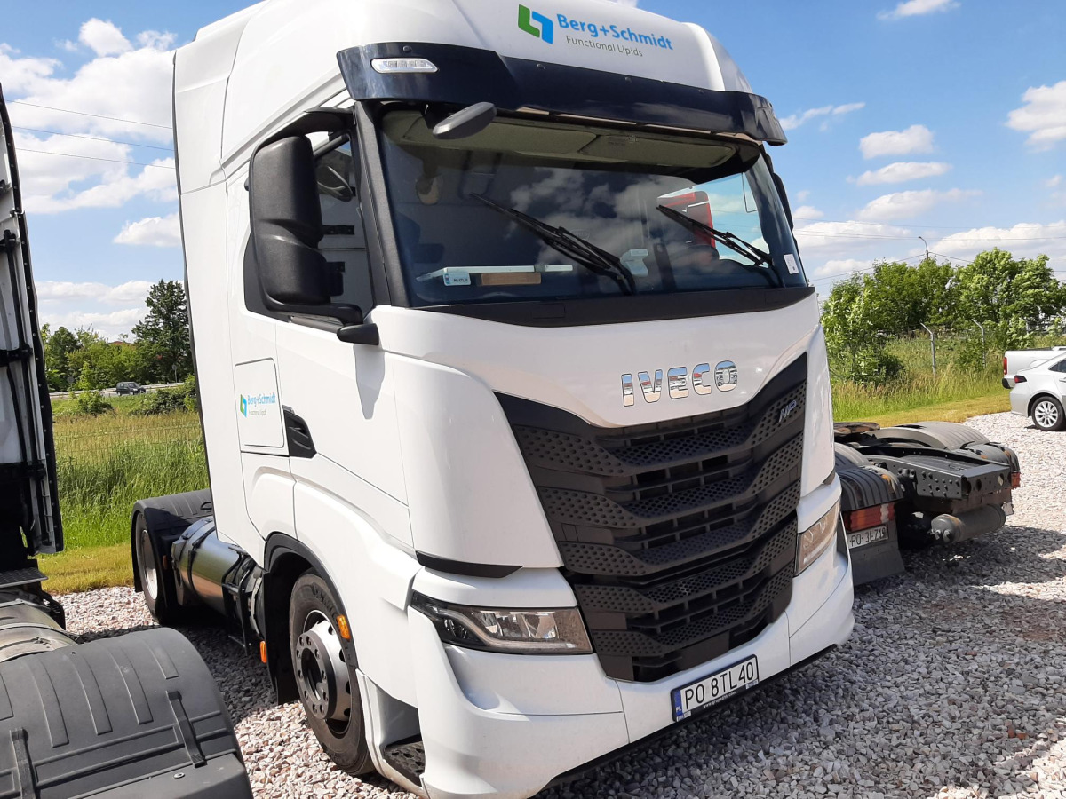 IVECO S-WAY CIĄGNIK SIODŁOWY - مقطورة السحب: صورة 1 IVECO S-WAY CIĄGNIK SIODŁOWY - مقطورة السحب: صورة 1