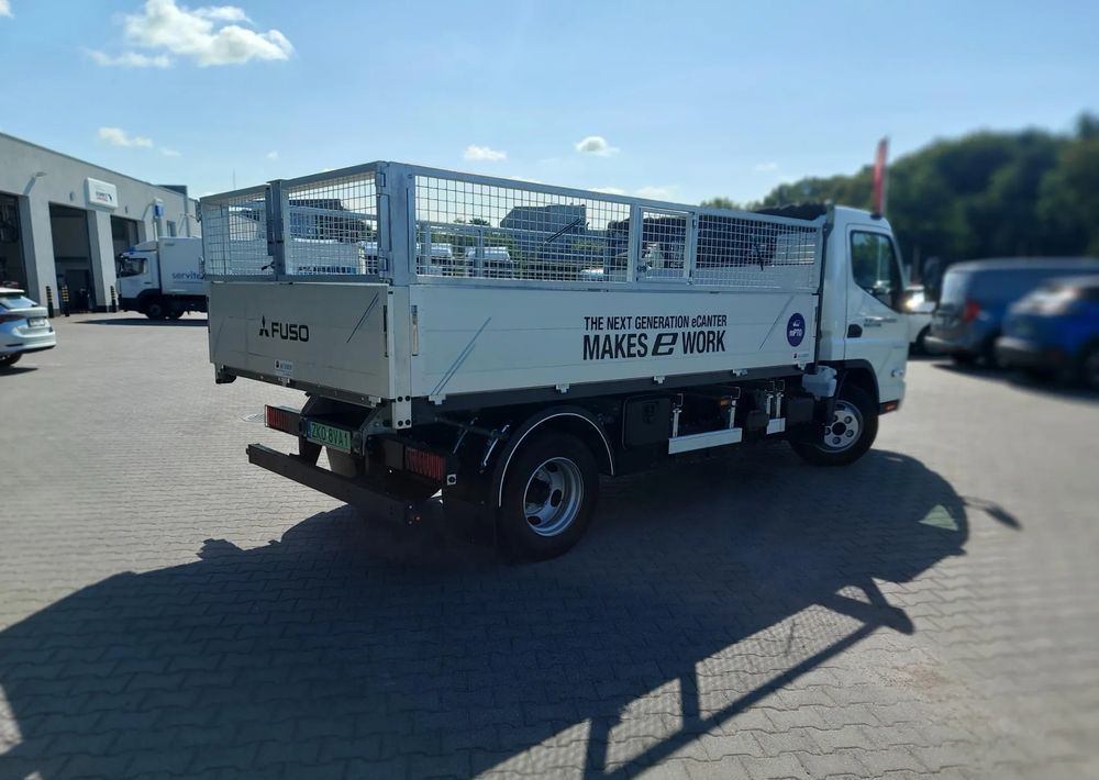 FUSO eCanter 4C15 Wywrotka Selektywna zbiórka - شاحنة قمامة: صورة 3 FUSO eCanter 4C15 Wywrotka Selektywna zbiórka - شاحنة قمامة: صورة 3