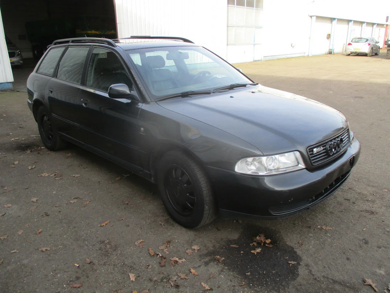 Audi A4 Avant 1.9 tdi , S-Line , Manual , Airco , EXPORT - سيارة: صورة 4 Audi A4 Avant 1.9 tdi , S-Line , Manual , Airco , EXPORT - سيارة: صورة 4