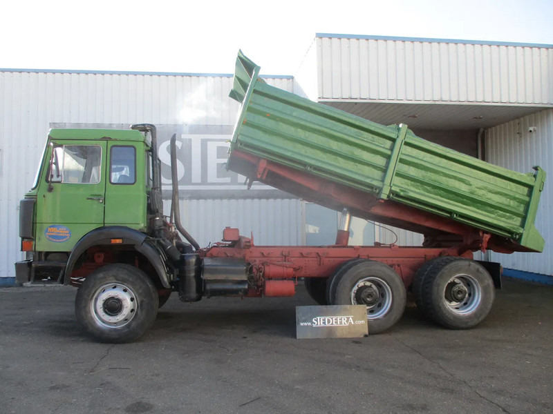 Iveco Magirus Deutz , 320 M 26 FK , V8 , ZF Manual , 3Way tipper , Spring suspension , Drum brakes - شاحنة قلاب: صورة 2 Iveco Magirus Deutz , 320 M 26 FK , V8 , ZF Manual , 3Way tipper , Spring suspension , Drum brakes - شاحنة قلاب: صورة 2