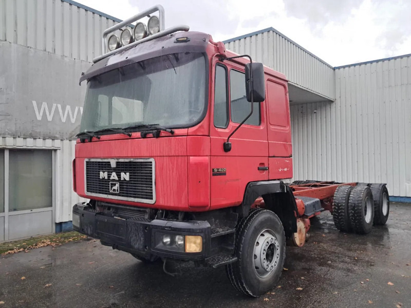 MAN 26-422 , 6x4 , Spring Suspension , ZF Manual Gearbox, Intarder - شاحنة بهيكل معدني للمقصورة: صورة 1 MAN 26-422 , 6x4 , Spring Suspension , ZF Manual Gearbox, Intarder - شاحنة بهيكل معدني للمقصورة: صورة 1