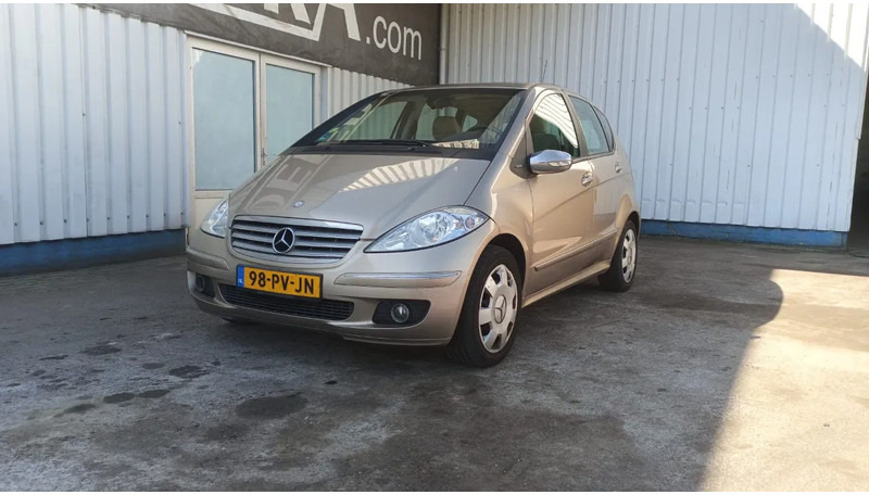 Mercedes-Benz A-Klasse 170 , Airco , leder , distrbute ketting maakt lawaai - هاتشباك: صورة 1 Mercedes-Benz A-Klasse 170 , Airco , leder , distrbute ketting maakt lawaai - هاتشباك: صورة 1