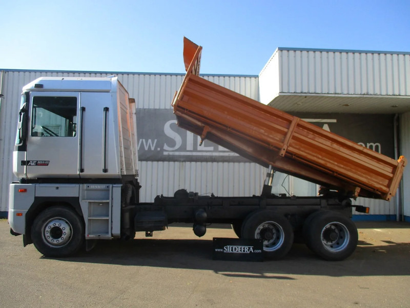 شاحنة قلاب Renault Magnum AE 385 TI , 6x4, 3 Way Tipper ,Manual , Airco ,Spring suspension: صورة 10