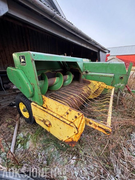 آلات زراعية 1900 John deere 332A firkantpresse: صورة 1